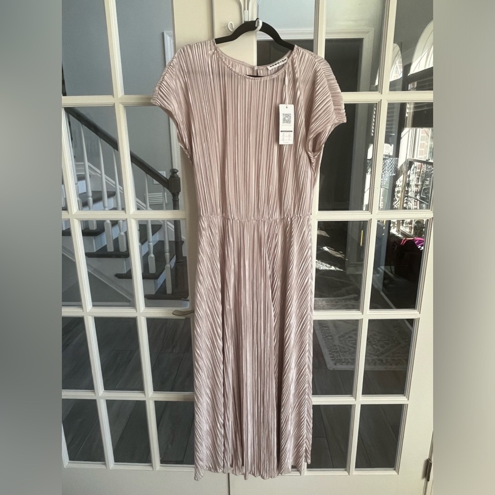 Long Champagne color dress from Amazon (Ecowish). New with tags, Size Medium.